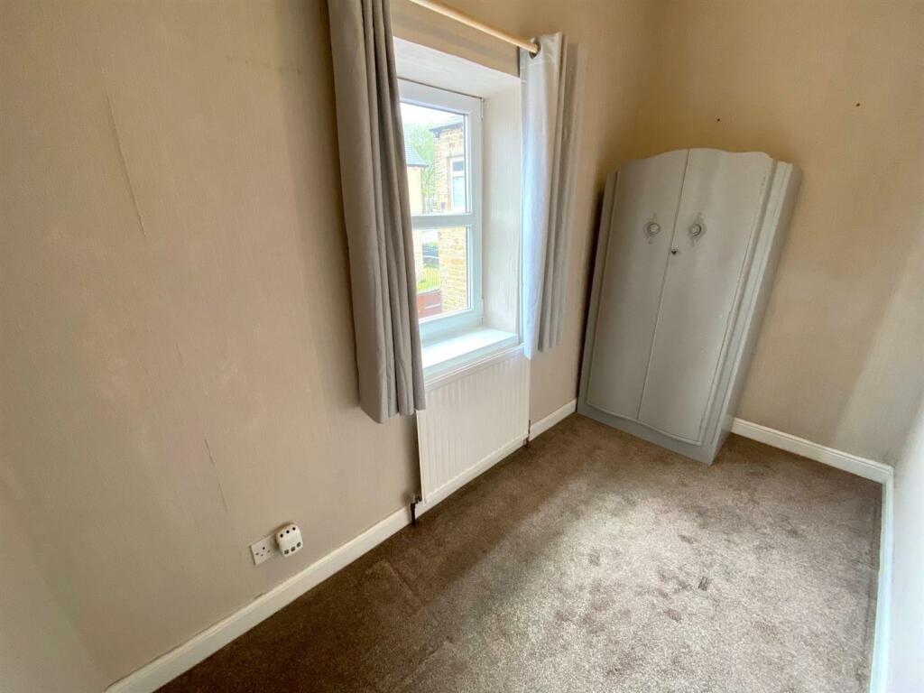 johnson street 61 bed 2.jpg