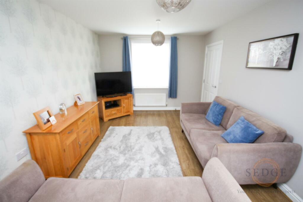 18 derwent way -23.jpg