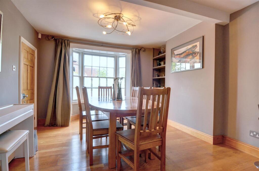 dining room.jpg