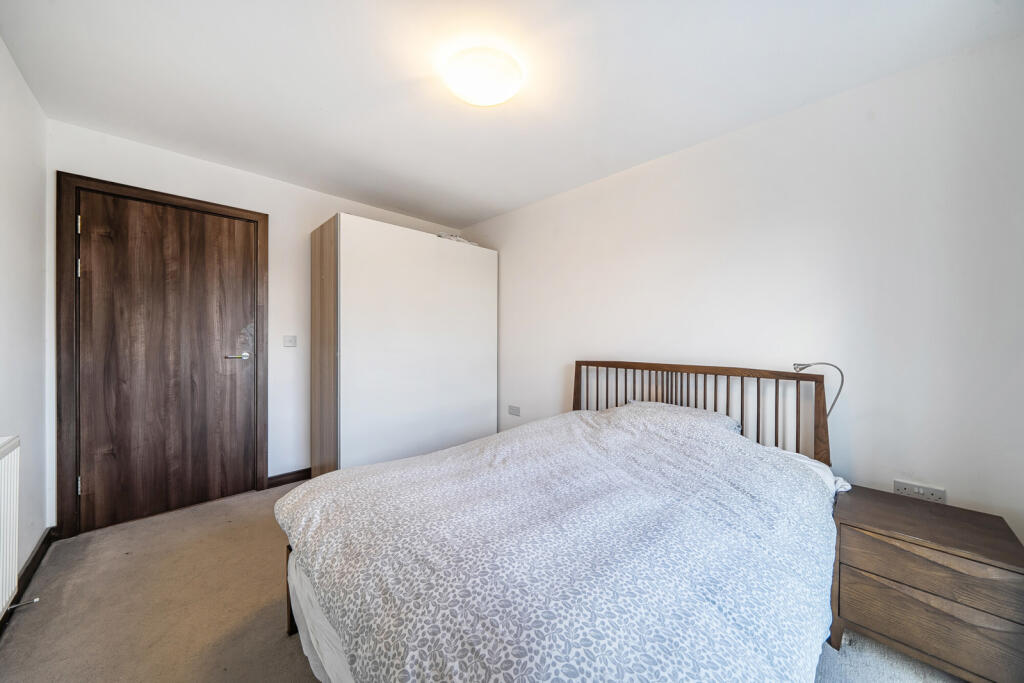 1384786-18-6925c6...