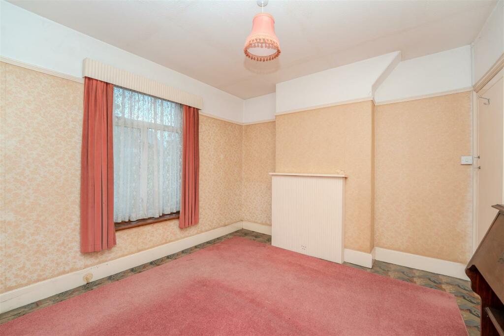 10 St Margarets Bed 3.jpg