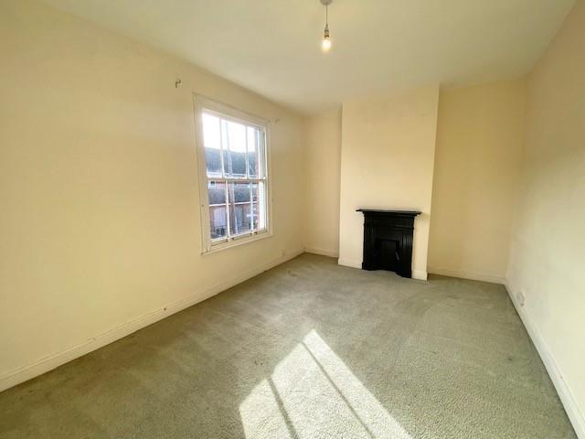 1 Frog Lane - bedroom 1.jpg