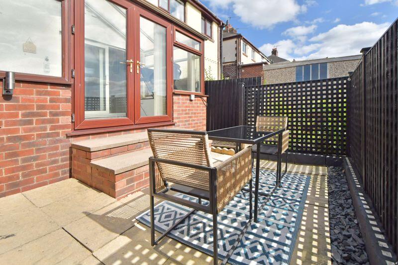 FURTHER SITTING AREA