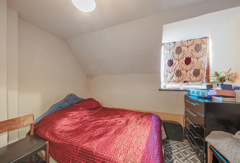 1376200-9-691c9d4...