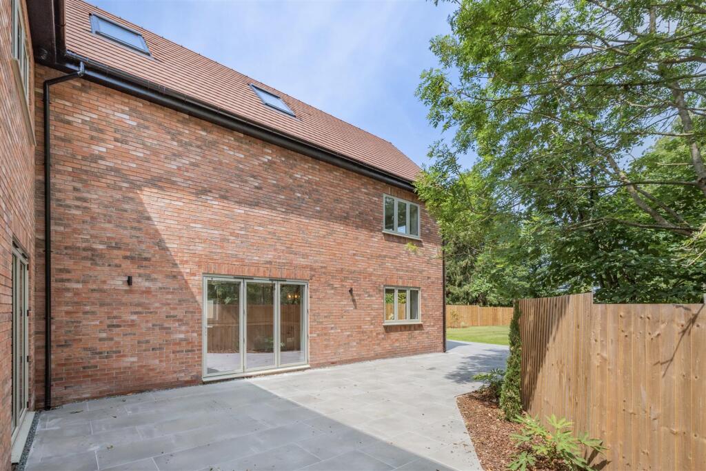 8652668-exterior08 2.jpg