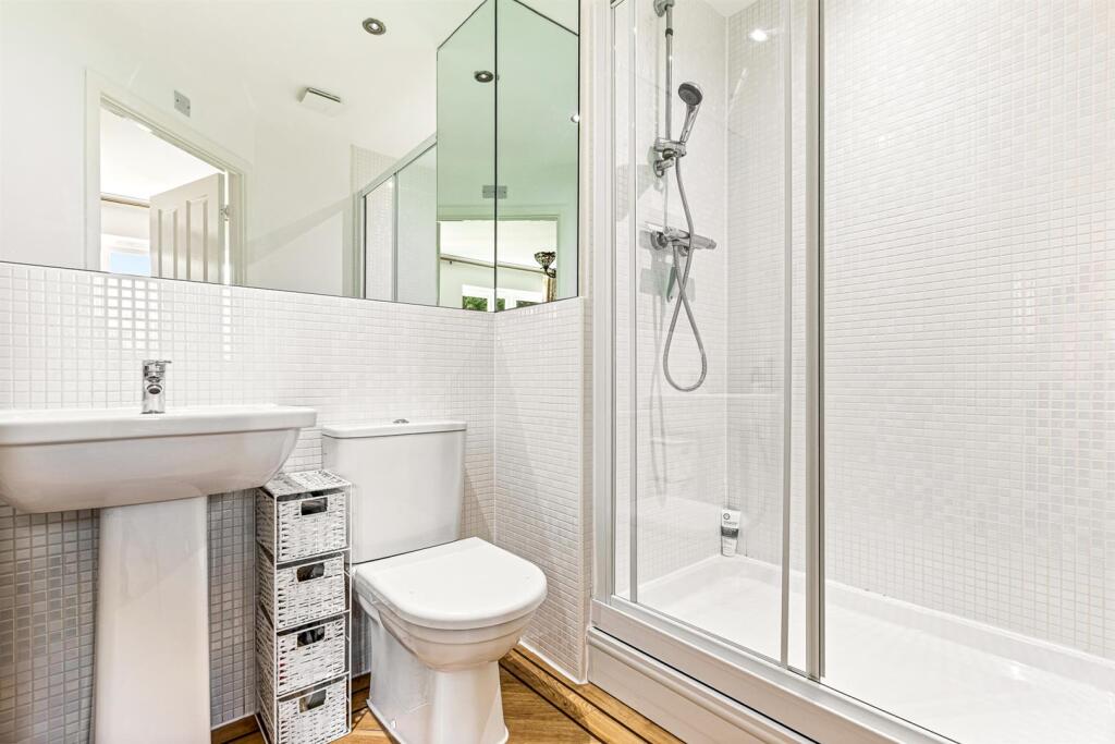 ENSUITE SHOWER ROOM