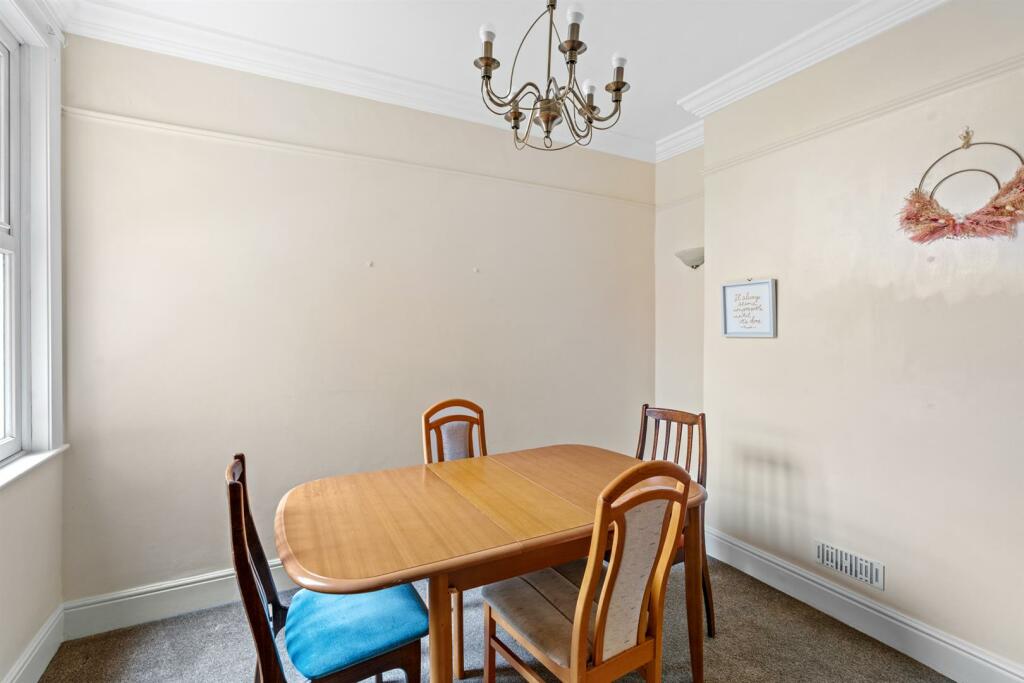 6WhitehallRd-011.jpg
