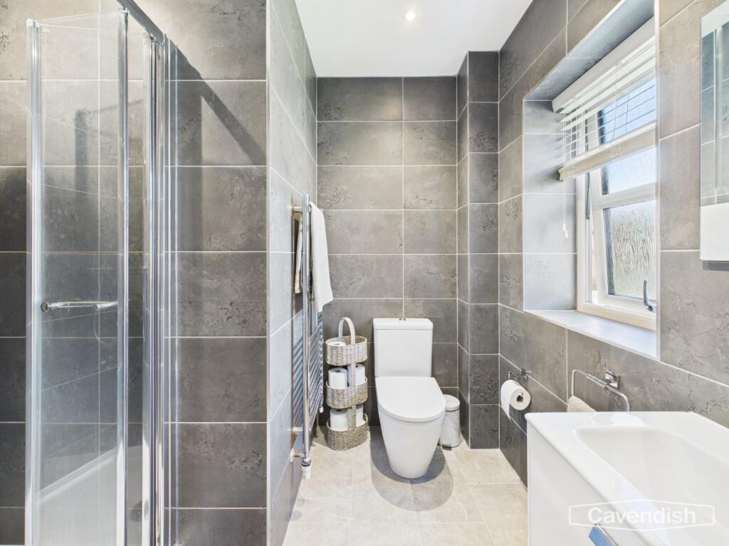 ENSUITE SHOWER ROOM