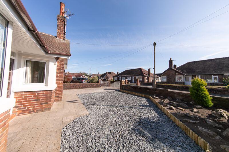Front garden and driveway