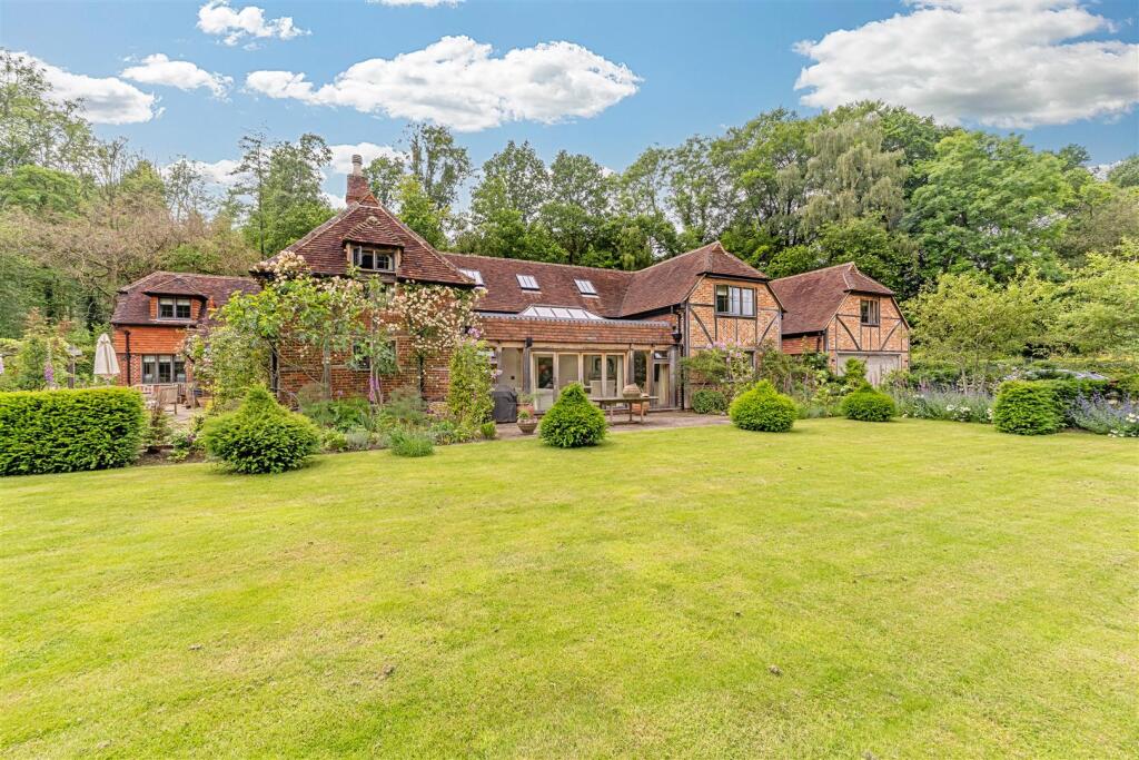 Roundless Cottage, High Button, GU8 6NR-127.jpg