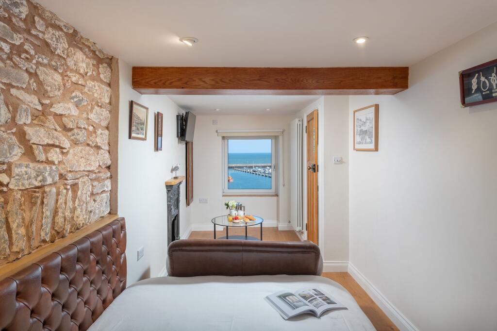 8 Sea View Terrace, Brixham