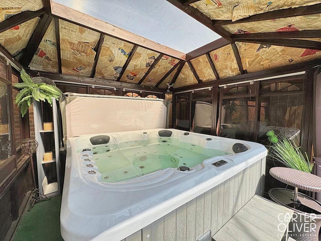 HOTTUB