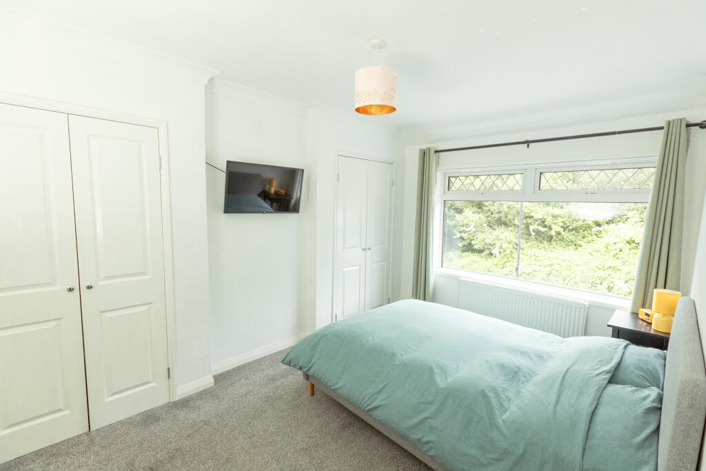 50MOORGROVE-BED MASTER_1