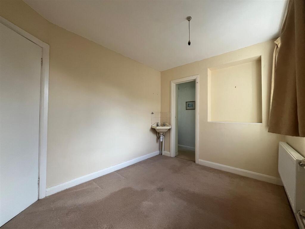bed 5.jpg