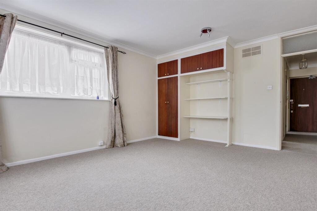 Cedar Court 4-004.JPG