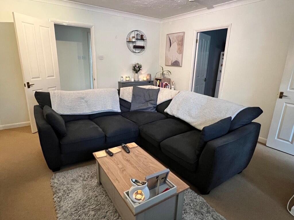 Hazeldene, Reading Road, Basingstoke, Hampshire, RG24