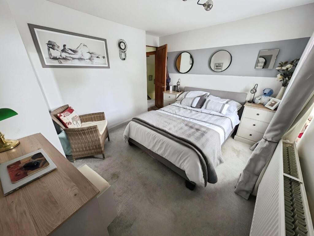 377dbede-bed 202a.jpg