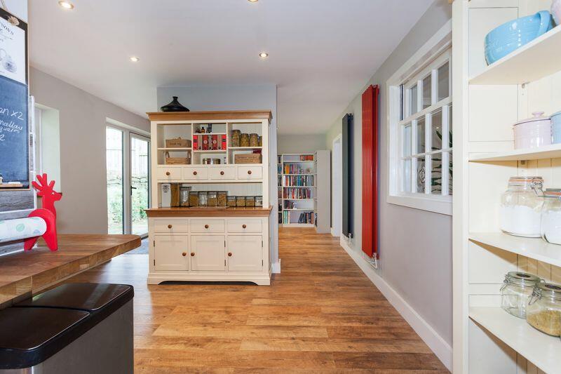 BREAKFAST ROOM