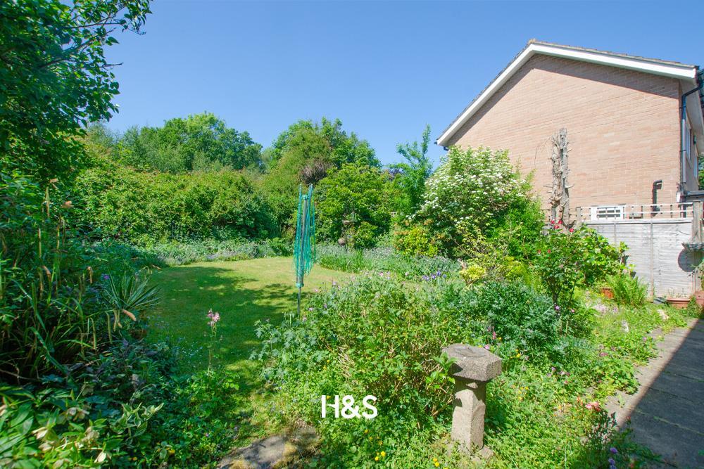 12 Walcott Green - Rear garden.jpg