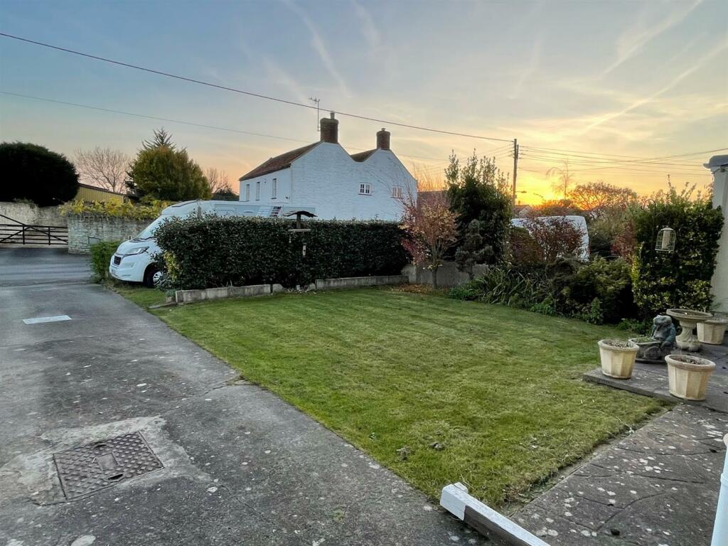 Front Garden.jpg