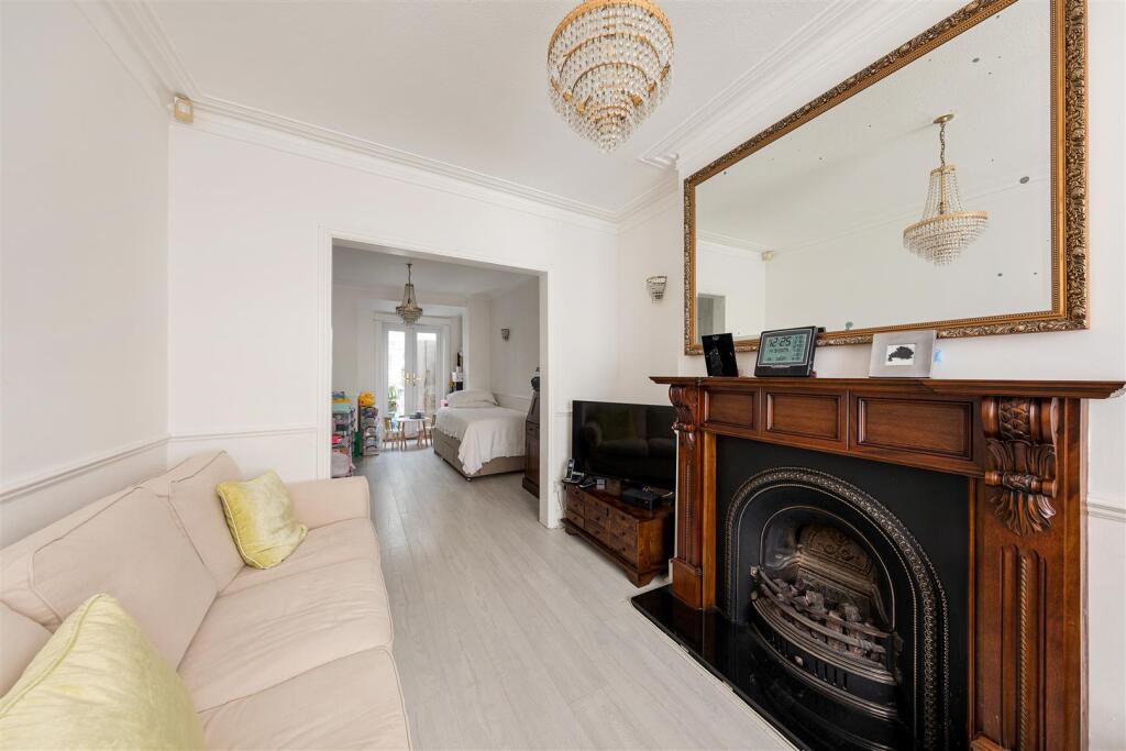 Shortlands Road, E10