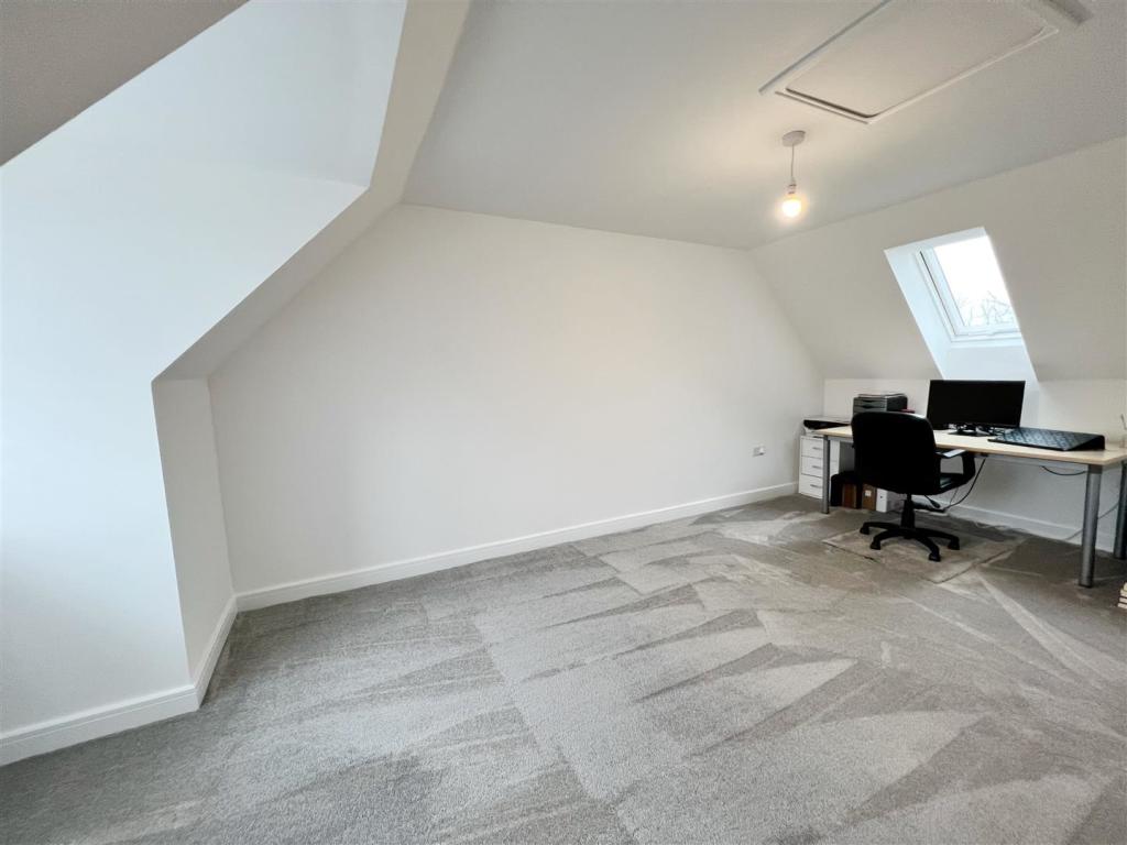 Bedroom 2 pic 2.jpg