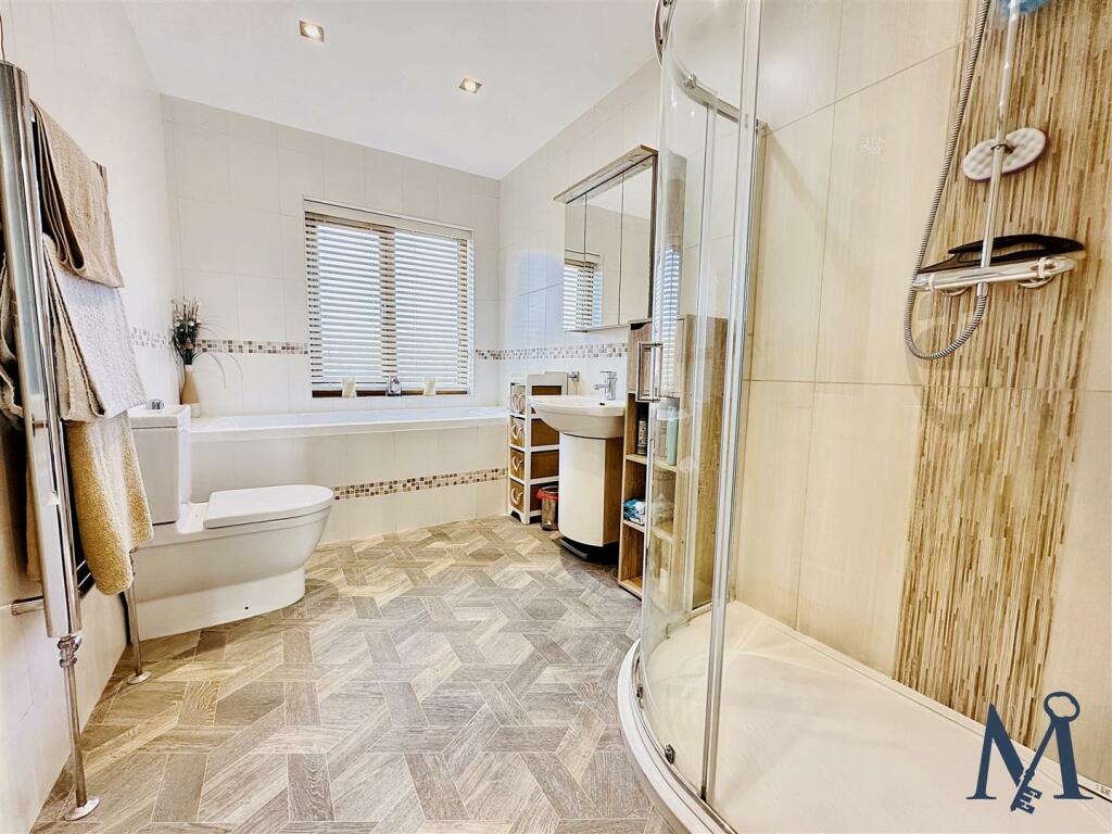 Jack and Jill En-Suite