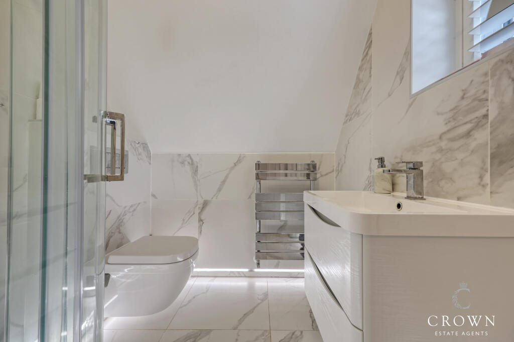 En-suite to Bedroom Two
