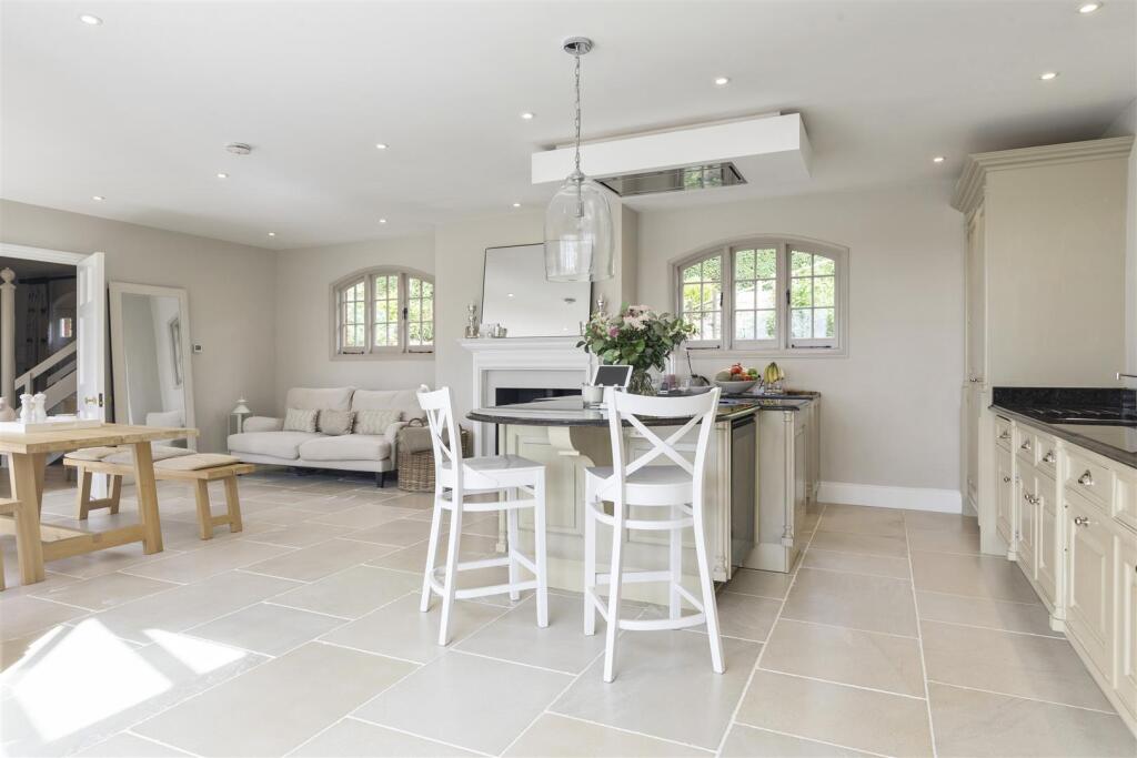 The-Stables-9-Guildown-Avenue-Guildford-GU2-4HA-6.