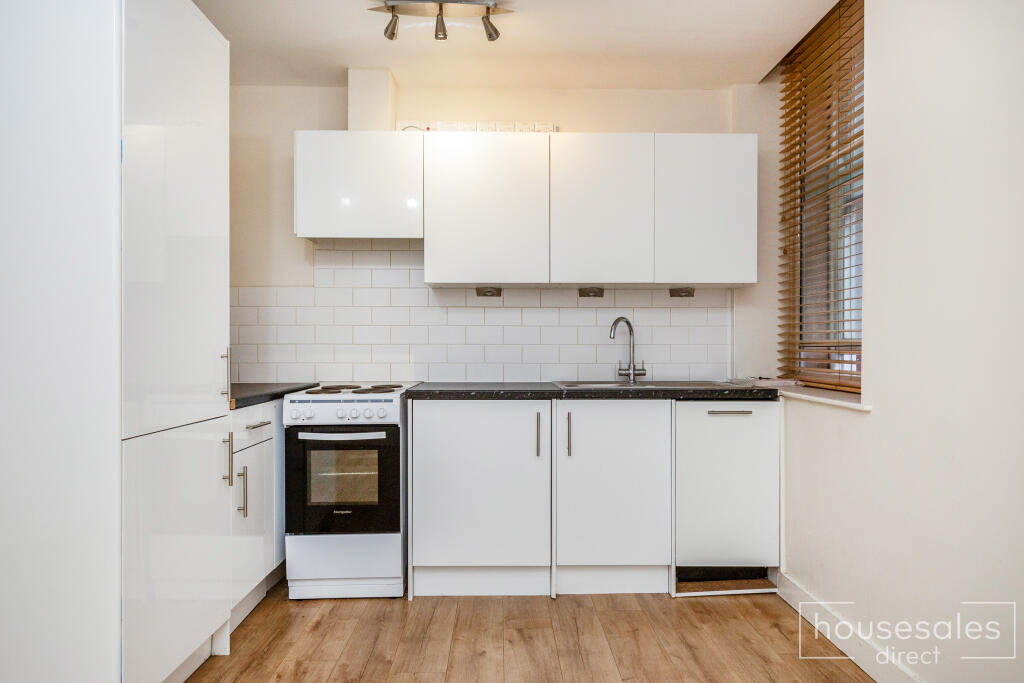 Kitchen/ Living Room 