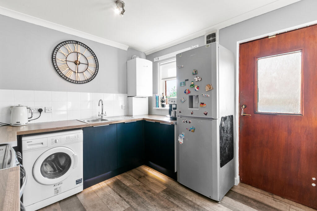 Kitchen/ Dining Room