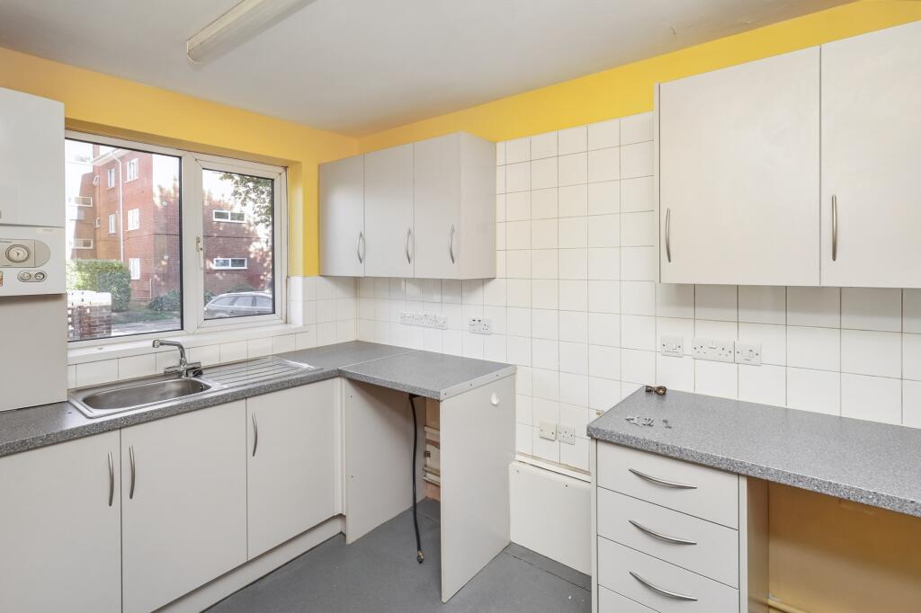 6 Bridge Court, Hillside Road, Harpenden, Hertfordshire, AL5 4DH