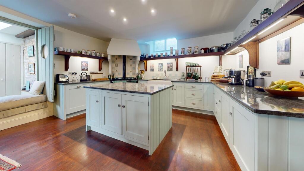 High-St-Swanage-Kitchen.jpg