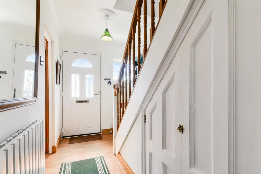 GALE CRESCENT, 6 (13).jpg