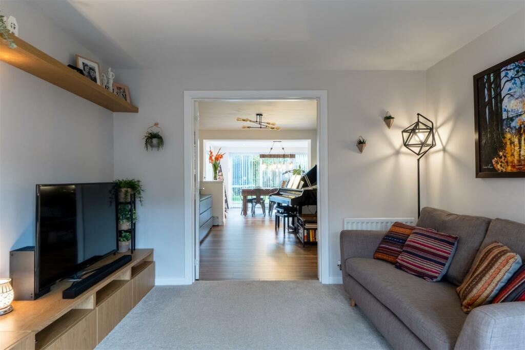 2 Rose Close-025.jpg