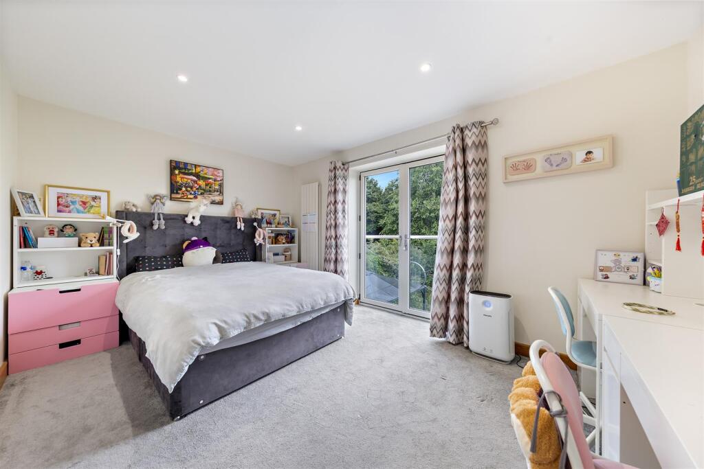 FieldonHouse34.jpg