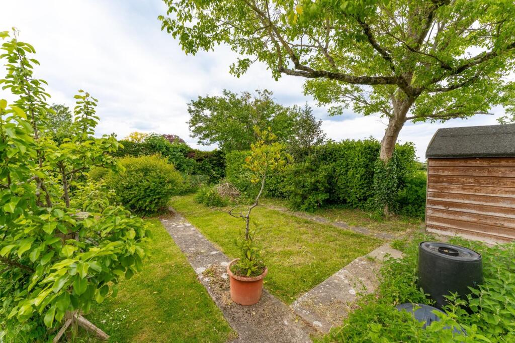 16 - rear garden.jpg