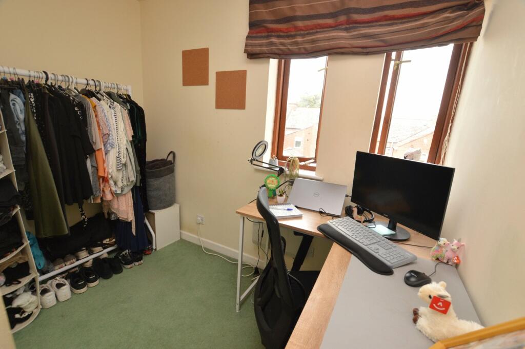Bedroom 3/Study