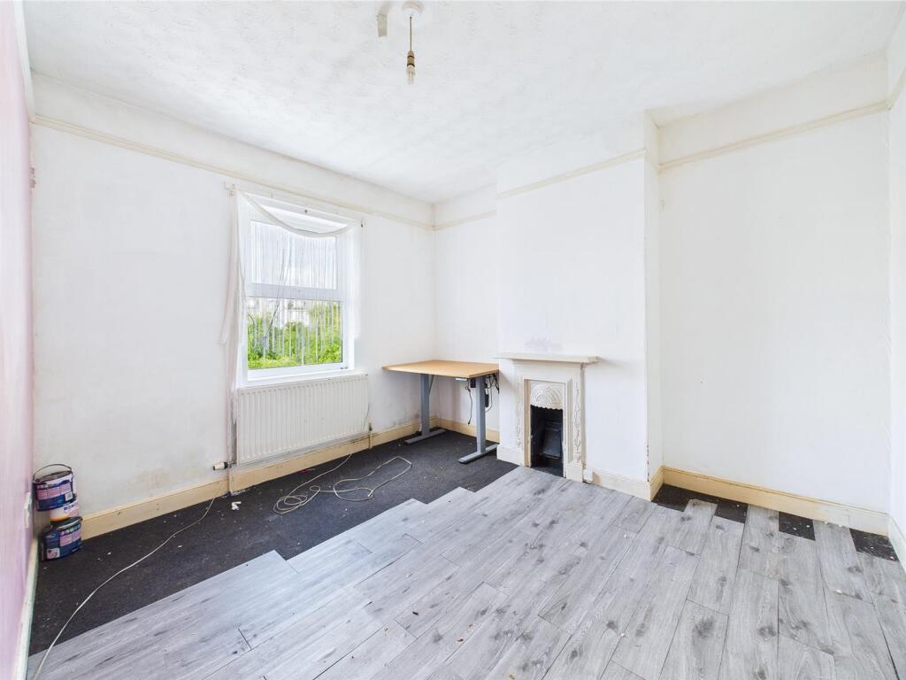 9 - Bed Victorian Terrace.jpg