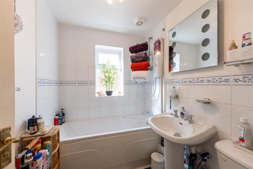 8 Gowy Court-018.jpg