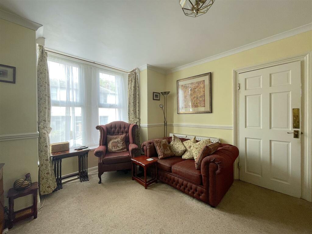 Living Room (2).jpeg