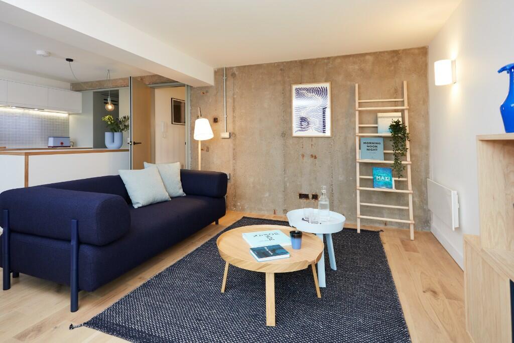 Show Flat