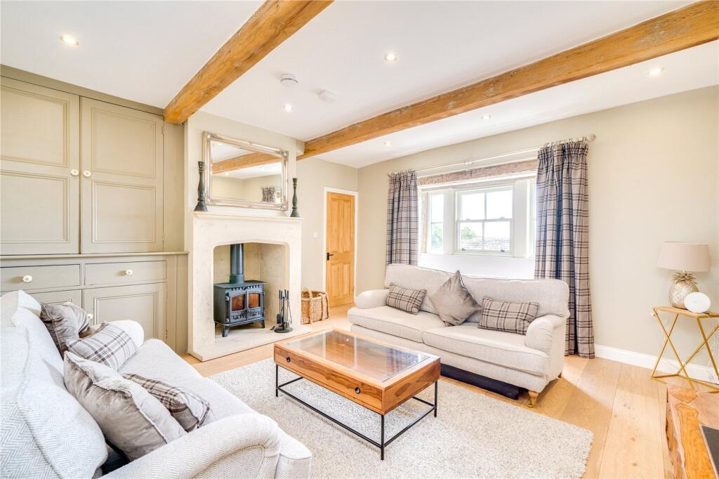 Cottage Lounge