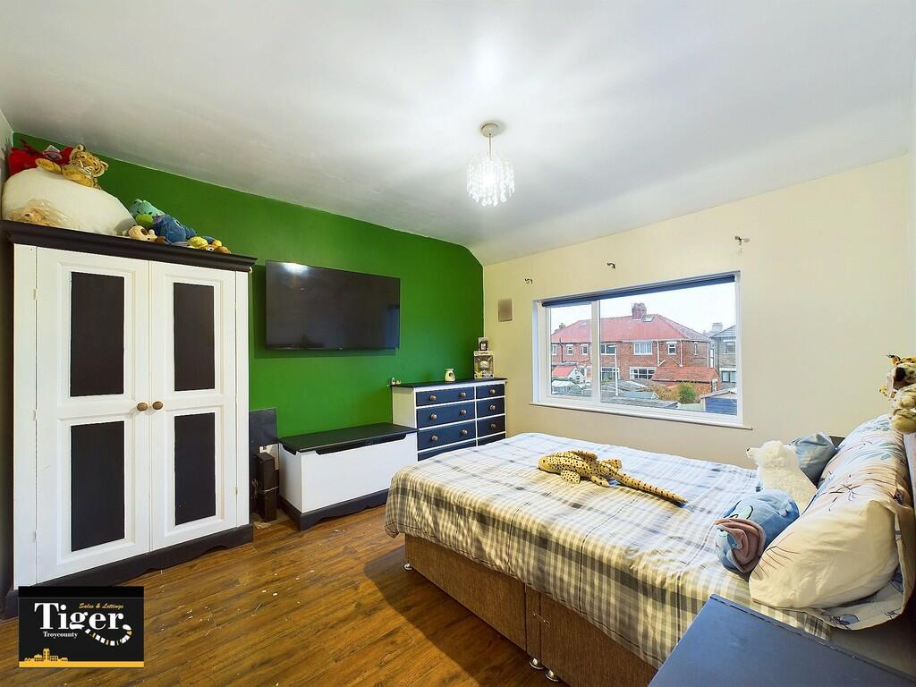 CAM02176G0-PR0419...