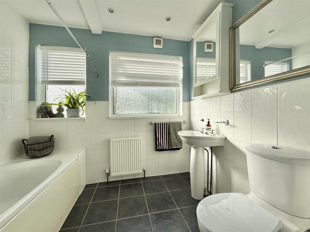 Family Bathroom.jpeg