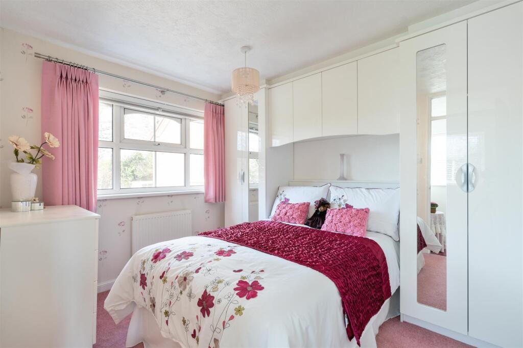 14 Sevington Close_17.jpg