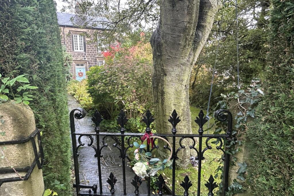 Gate