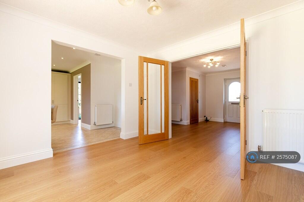 Dining/Garden Room To Hall / Kitchen