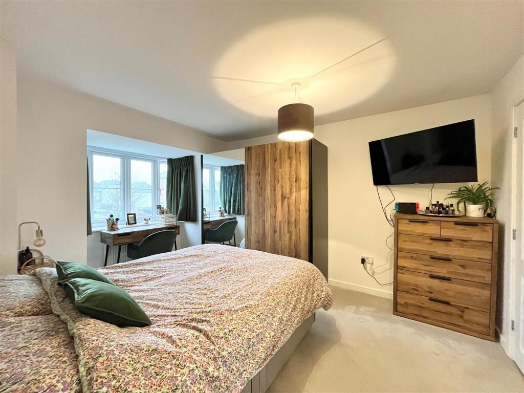 73 beacon avenue - Bedroom photo 1.jpg