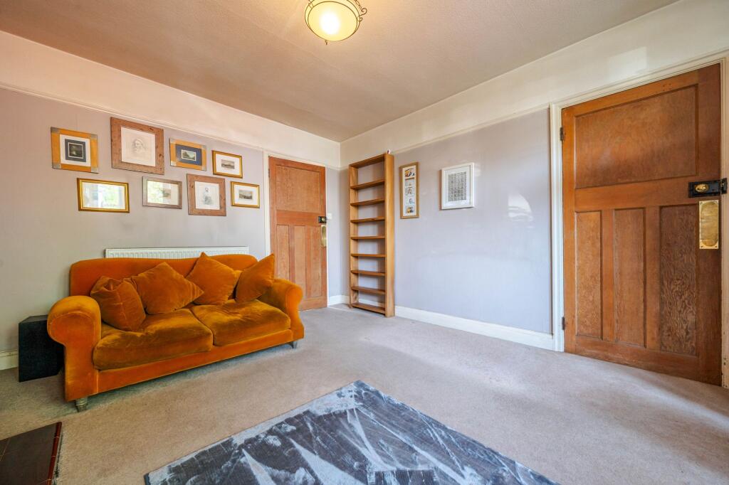 SITTING ROOM